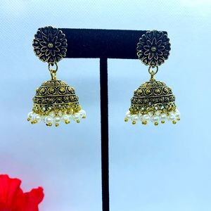 Cream Rajasthani Jhumki (Earrings)